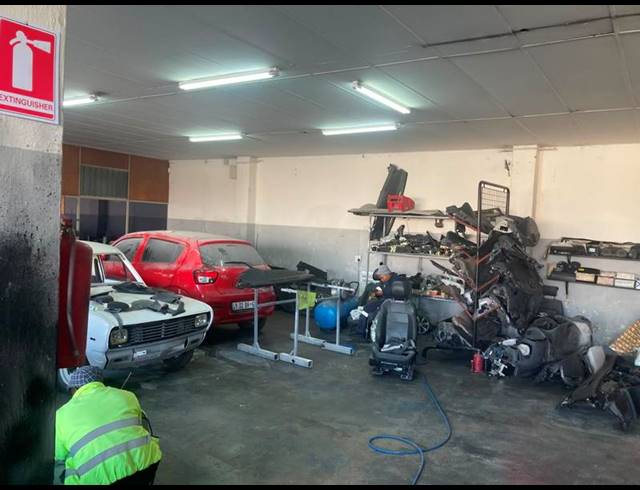 BUSINESS FOR SALE IN GERMISTON CENTRAL
